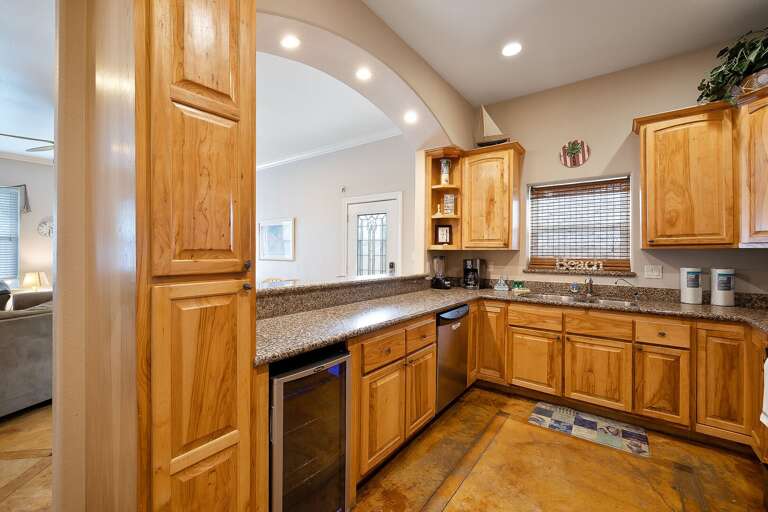 Ample counter space to prepare your home cooked meals! Ample counter space to prepare your home cooked meals!
