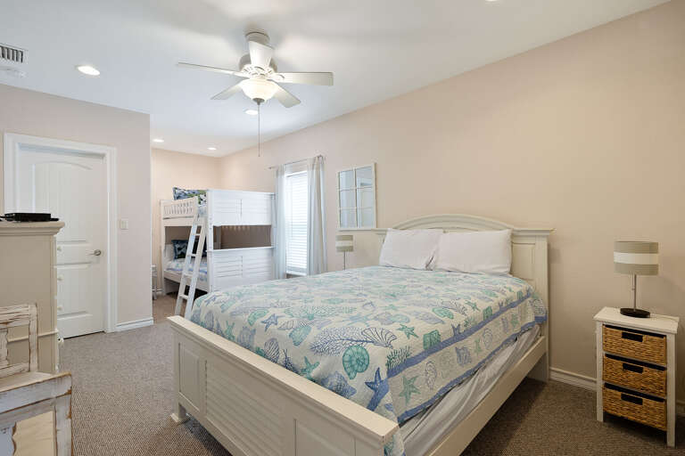 Bedroom #4 located on the 2nd Floor (Queen Bed & Twin Bunk Beds) Bedroom #4 located on the 2nd Floor (Queen Bed & Twin Bunk Beds)