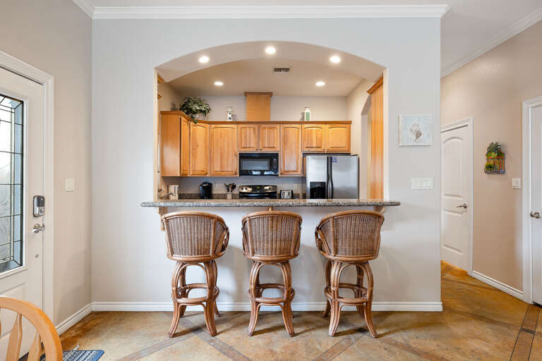 Extra kitchen bar chairs available to sit 3 comfortably