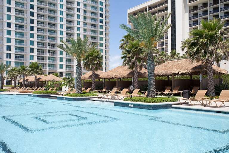 Relaxing swimming pool!