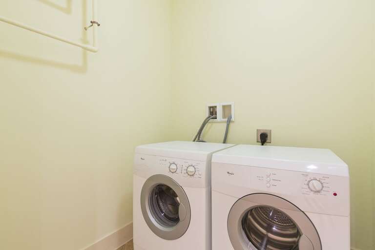 Washer and Dryer included!