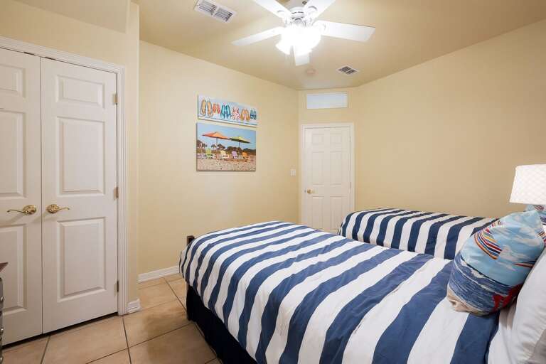 Ground Floor 3rd bedroom with 2 twin beds.