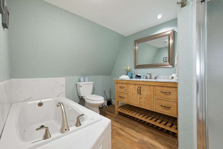 Master Bathroom Master Bathroom