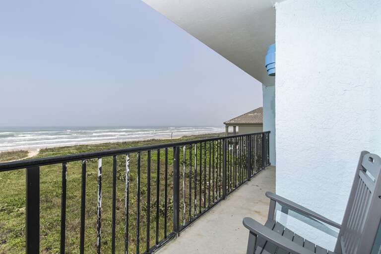 Balcony overlooking the ocean!