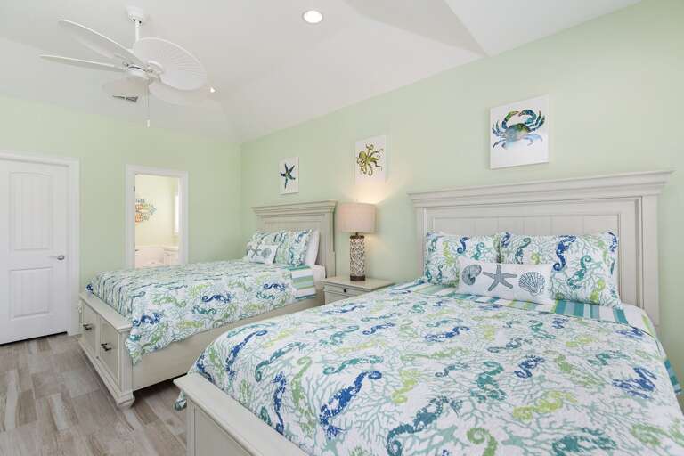 #2 bedroom with 2 queen beds