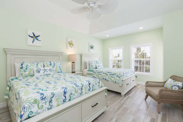 #2 bedroom with 2 queen beds