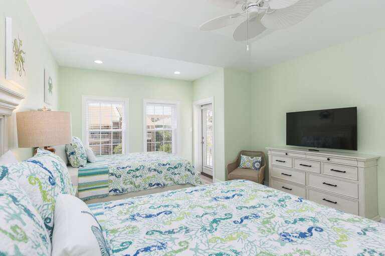 #2 bedroom with 2 queen beds