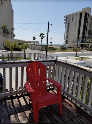 Front Patio facing towards beach access!