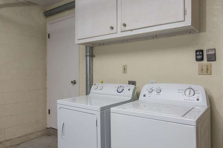 Washer & dryer for your convenience (ground floor). Washer & dryer for your convenience (ground floor).