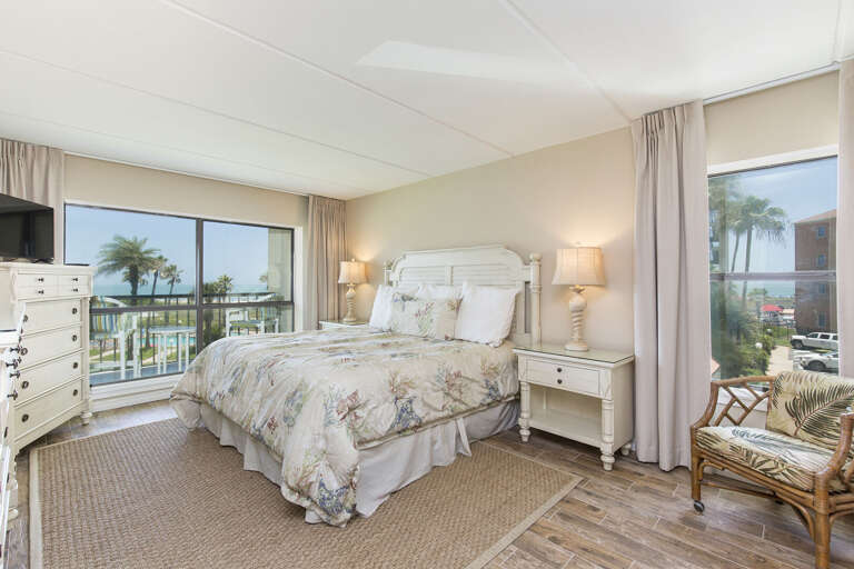 Master Bedroom features a King Bed