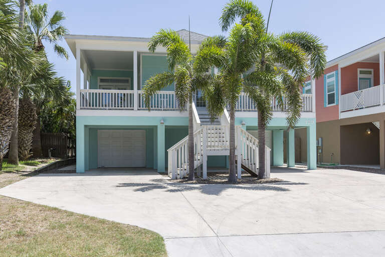 Front exterior of your private home. Driveway can accommodate up to 5 vehicles. Front exterior of your private home. Driveway can accommodate up to 5 vehicles.