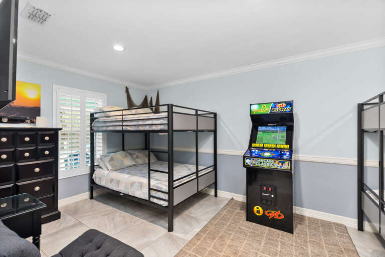 Play your favorite Arcade Classics!