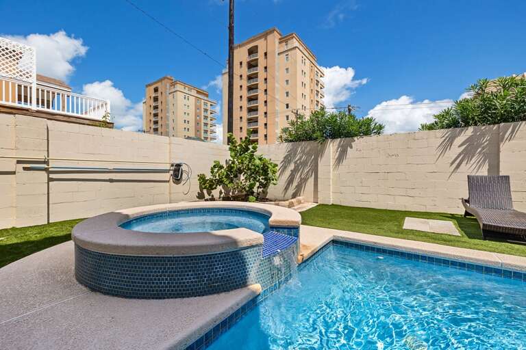 Private Pool and Hot Tub!
