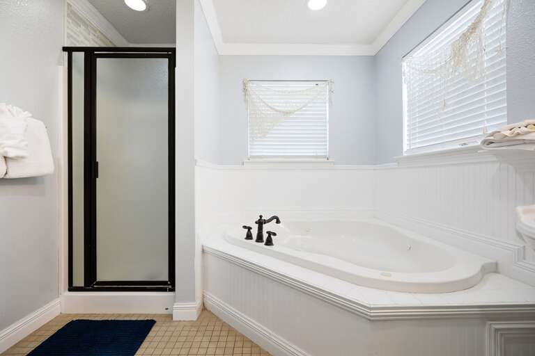 Master bathroom with his/her sinks, walk-in shower and bath tub! (3rd Floor)