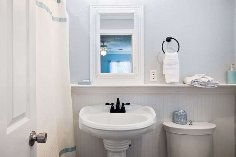 Private bathroom in the 2nd Master Bedroom. (Ground Floor)