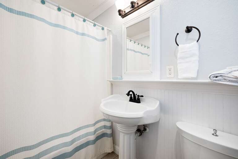 Private bathroom in the 2nd Master Bedroom. (Ground Floor)