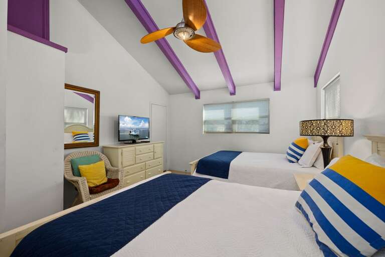 Villa #1
Bedroom (Two Queen Beds)