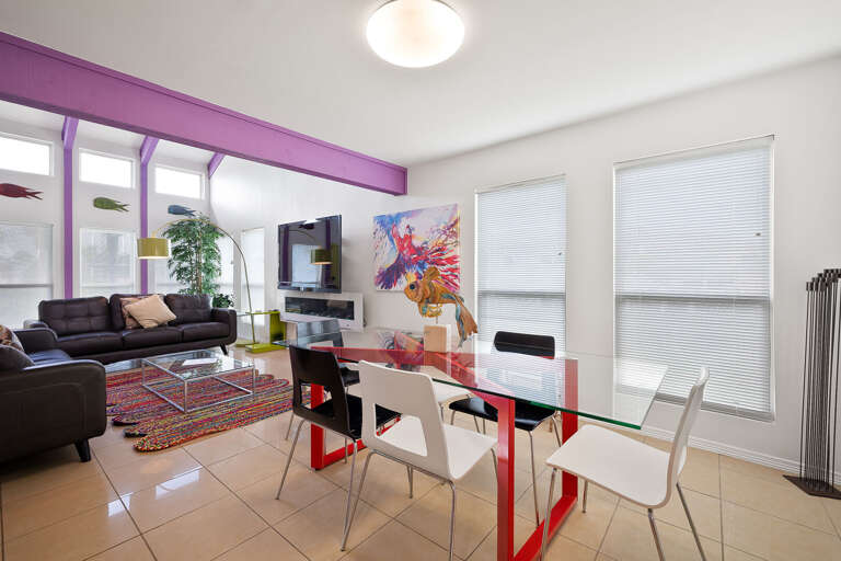 Villa #1
Tastefully decorated dining area. Villa #1
Tastefully decorated dining area.