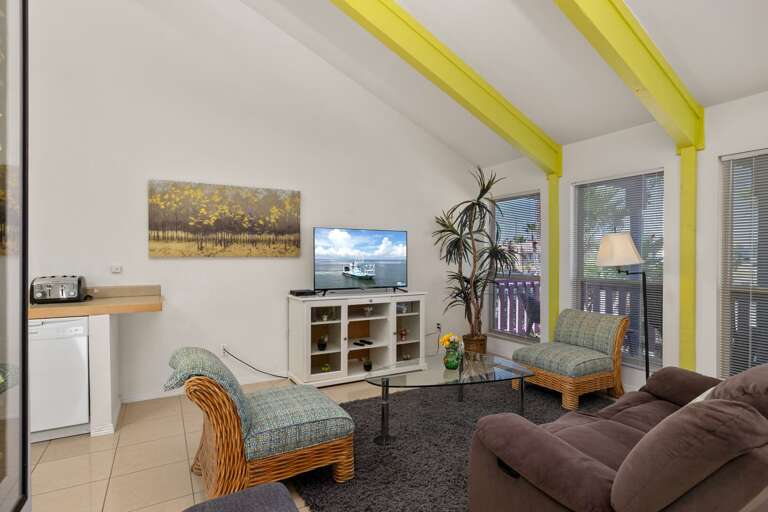 Villa #2
Living room with vaulted ceiling and flat screen tv!