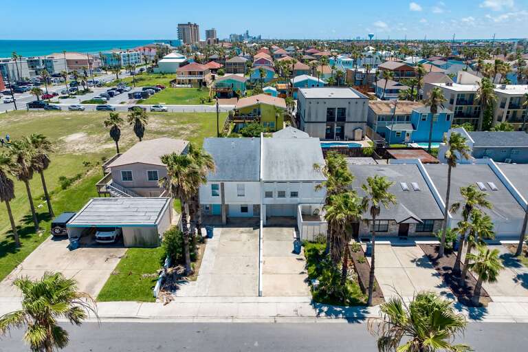 Front exterior & driveway of 125 E. Verna Jean. Accommodates 4 cars max.