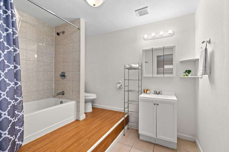 1st Floor Guest Bathroom connected with Twin bedroom