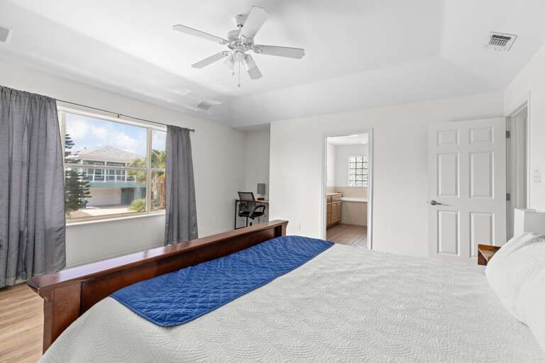 2nd Floor Master Bedroom faces oleande 2nd Floor Master Bedroom faces oleande