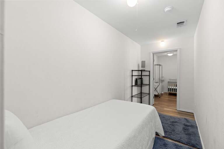 Master bedroom closet (2nd Floor) Master bedroom closet (2nd Floor)