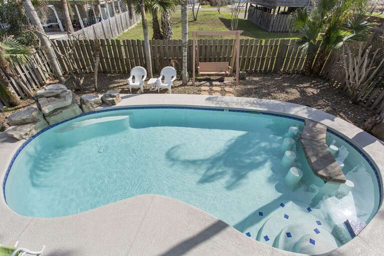 Private sparkling pool! Private sparkling pool!