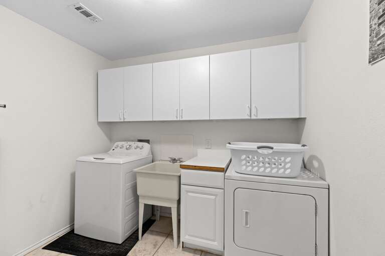 Washer and Dryer (2nd Floor) Washer and Dryer (2nd Floor)