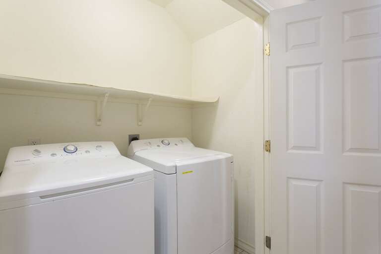 Washer and dryer (1st Floor)