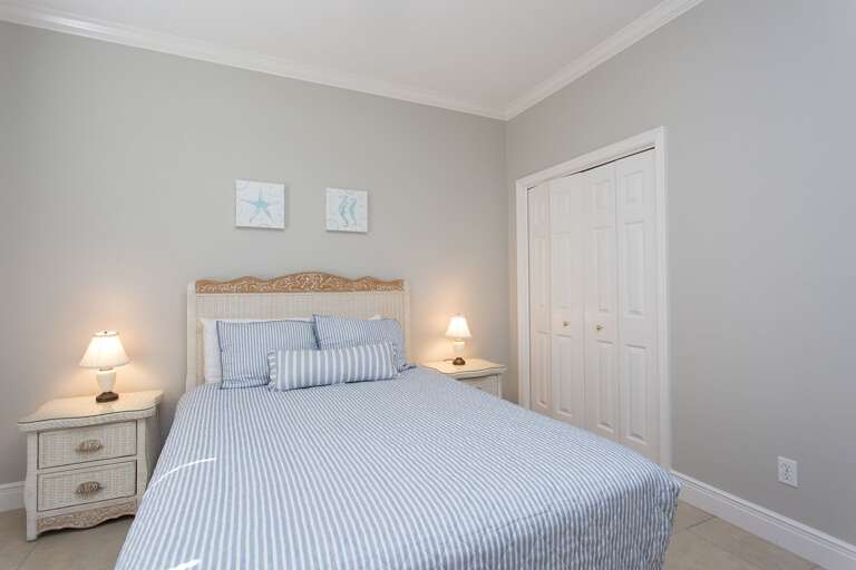 Guest Bedroom with Queen Bed. Guest Bedroom with Queen Bed.