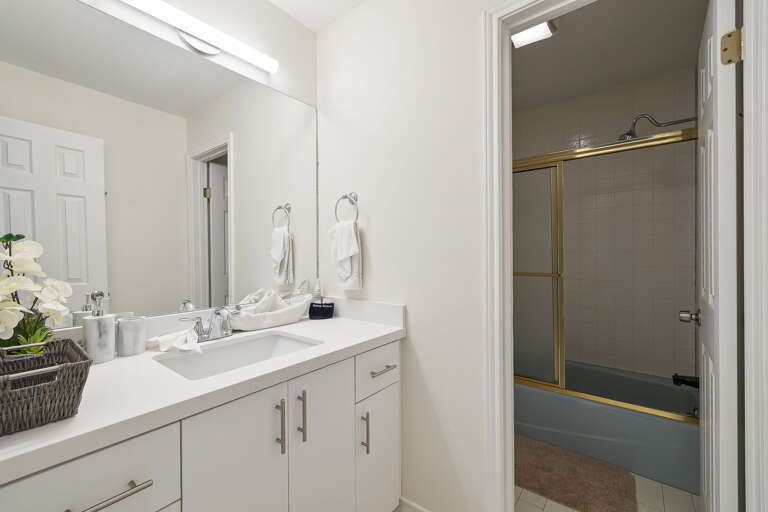 Shared bathroom with combination bathtub/shower located on the 2nd floor between 2nd & 3rd guest rooms. Shared bathroom with combination bathtub/shower located on the 2nd floor between 2nd & 3rd guest rooms.