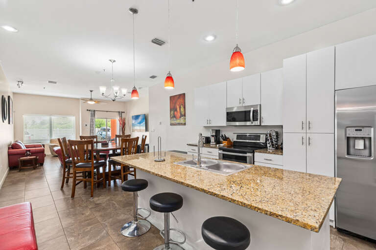 Fully equipped kitchen