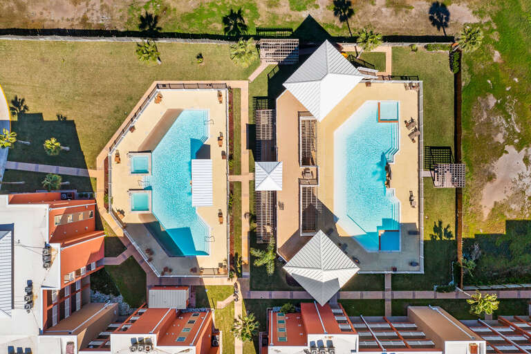 La Isla features a shared pool!