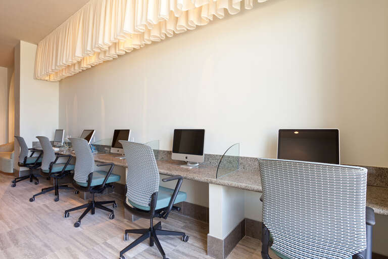 Sapphire Resort computer room. Sapphire Resort computer room.