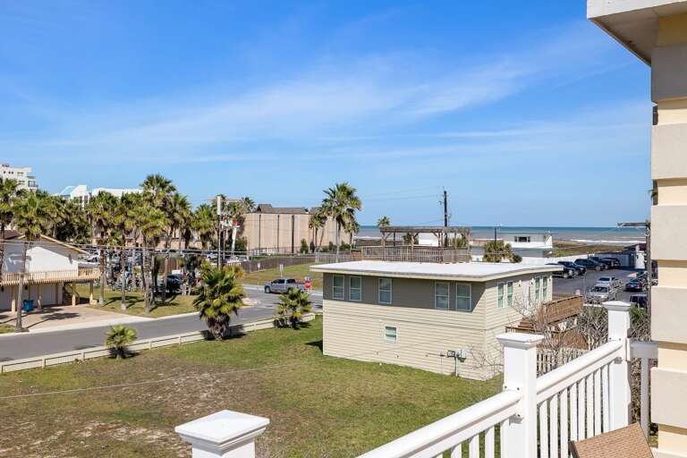 Balcony view looking out towards the beach! Balcony view looking out towards the beach!