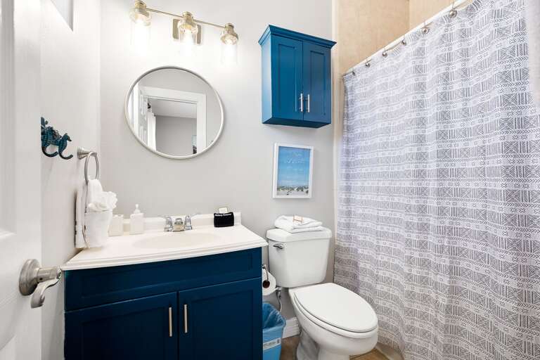 Shared Guest Bathroom Shared Guest Bathroom