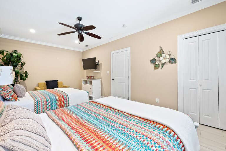 Guest bedroom (Puerto La Cruz) ground floor