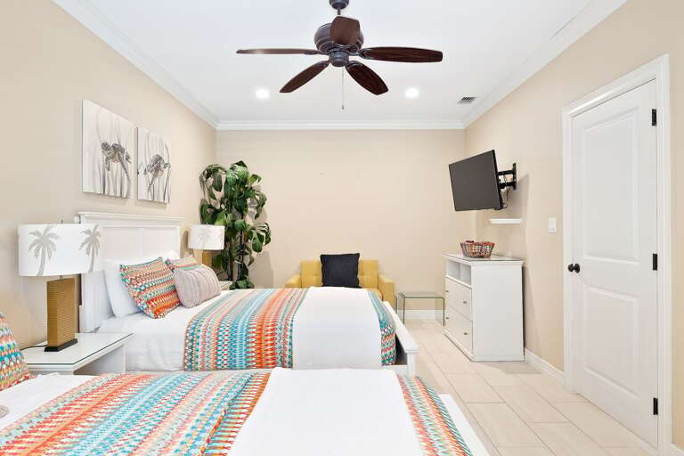 Guest bedroom (Puerto La Cruz) ground floor