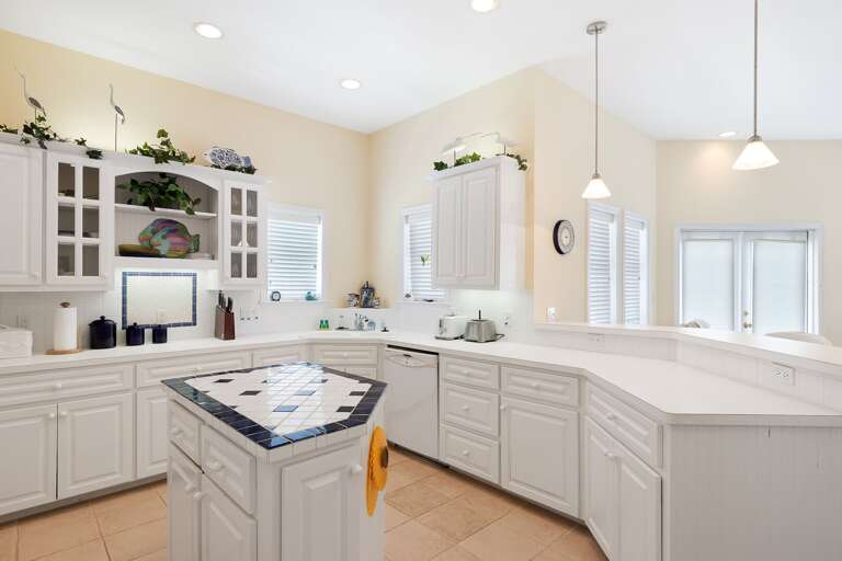 Beautiful kitchen on 2nd floor Beautiful kitchen on 2nd floor