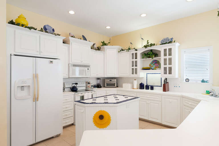 Fully equipped kitchen 2nd floor