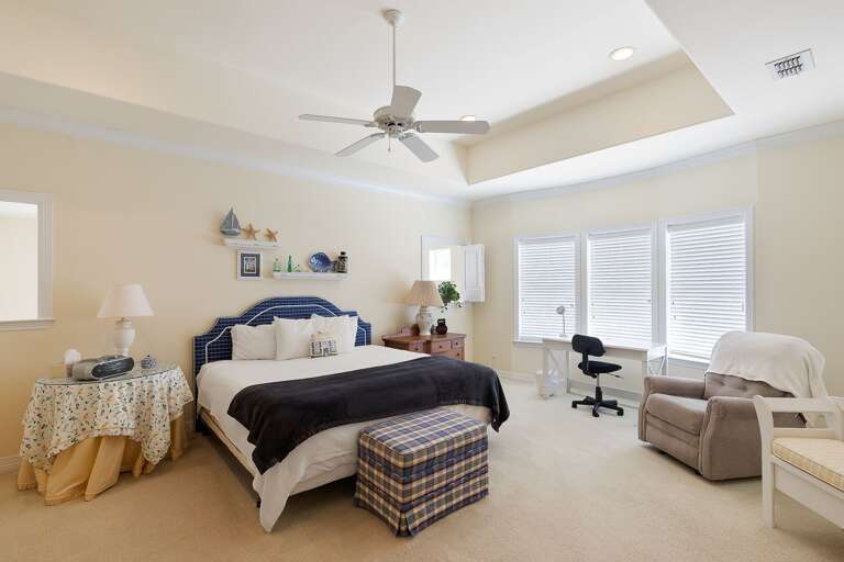 Master bedroom with king bed on the 3rd floor Master bedroom with king bed on the 3rd floor