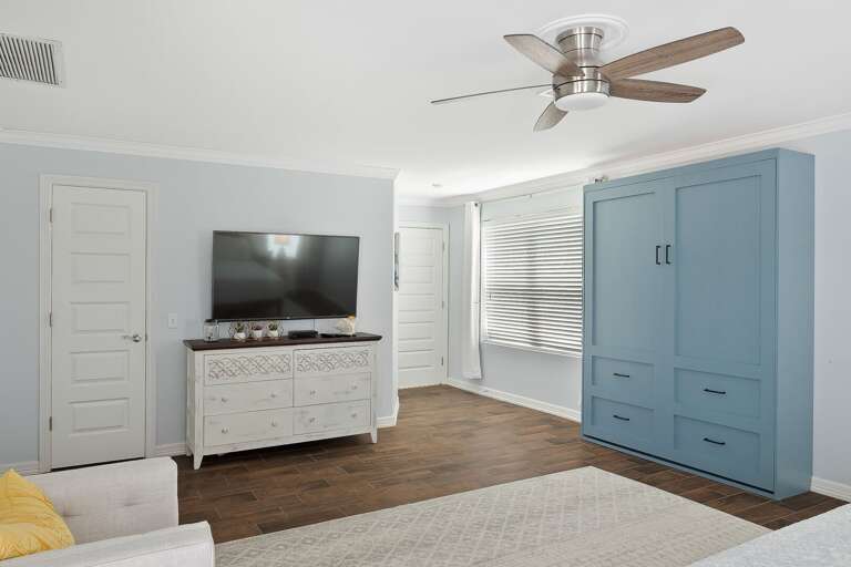 Oceanside Suite (2nd floor master bedroom) Oceanside Suite (2nd floor master bedroom)