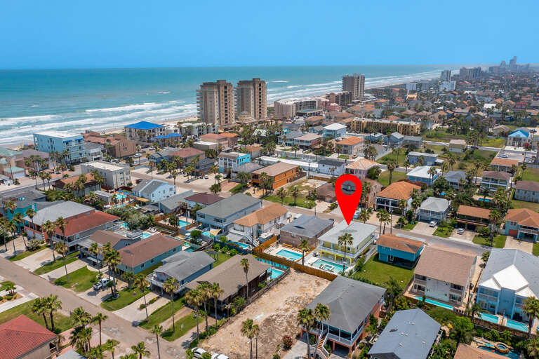 Aerial view of 114 E. Mars!