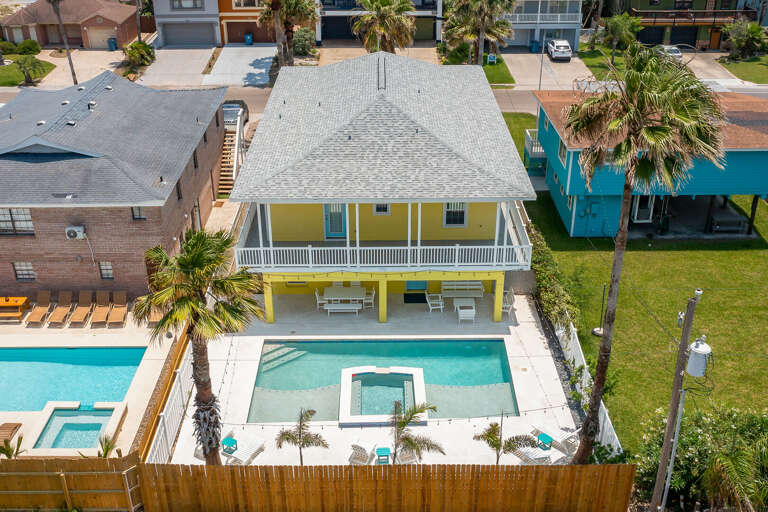 Aerial view of 114 E. Mars.