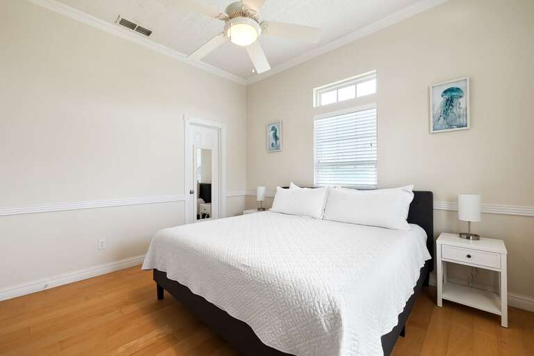 Guest bedroom on the 2nd floor.
