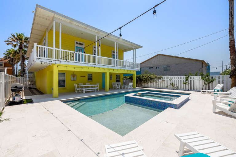 Private fenced in pool area!