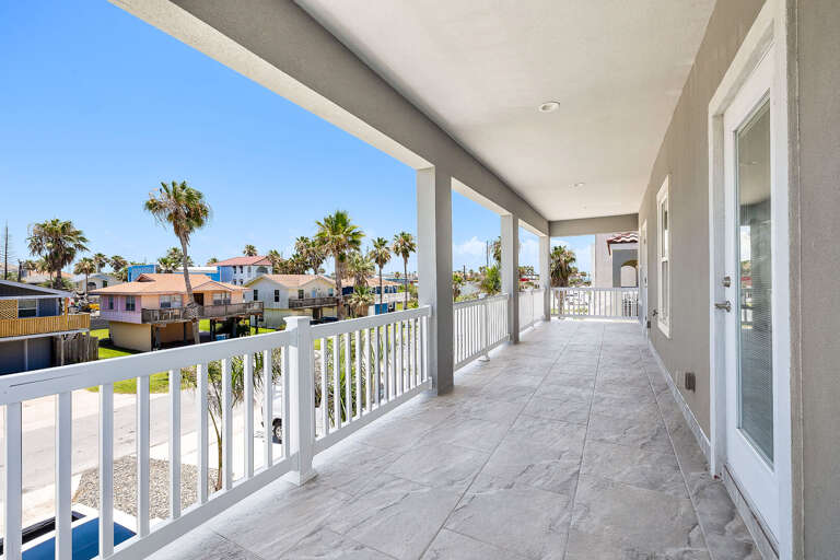 Patio facing Kingfish St.