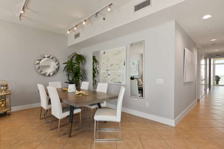 Dining table with seating for 6!