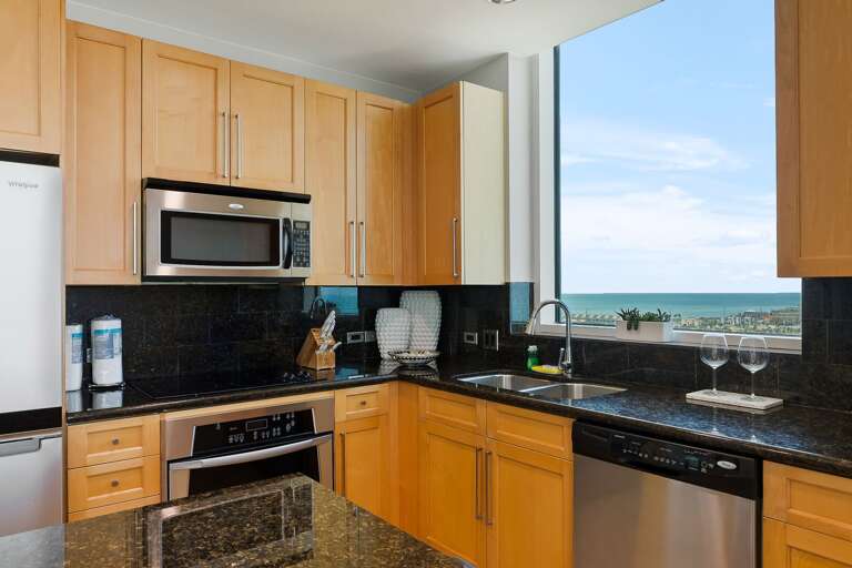 Fully equipped kitchen area with your cooking utensils needed to prepare your favorite meals!